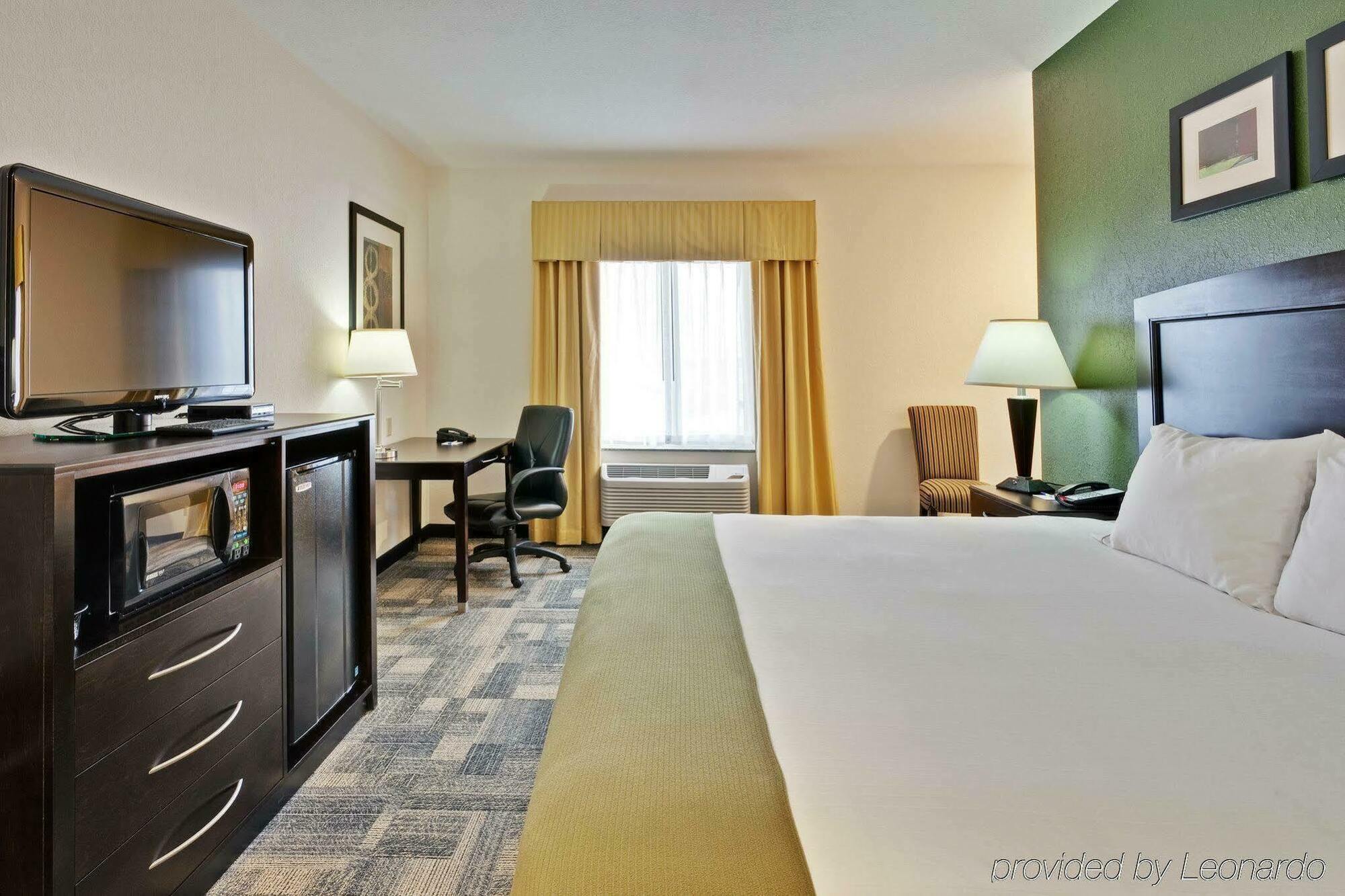 Holiday Inn Express Pekin - Peoria Area, An Ihg Hotel Pekin Heights Room photo